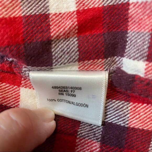 Roebuck & Co Red/White Plaid Flannel Button Down Shirt, Size Large - Picture 5 of 12